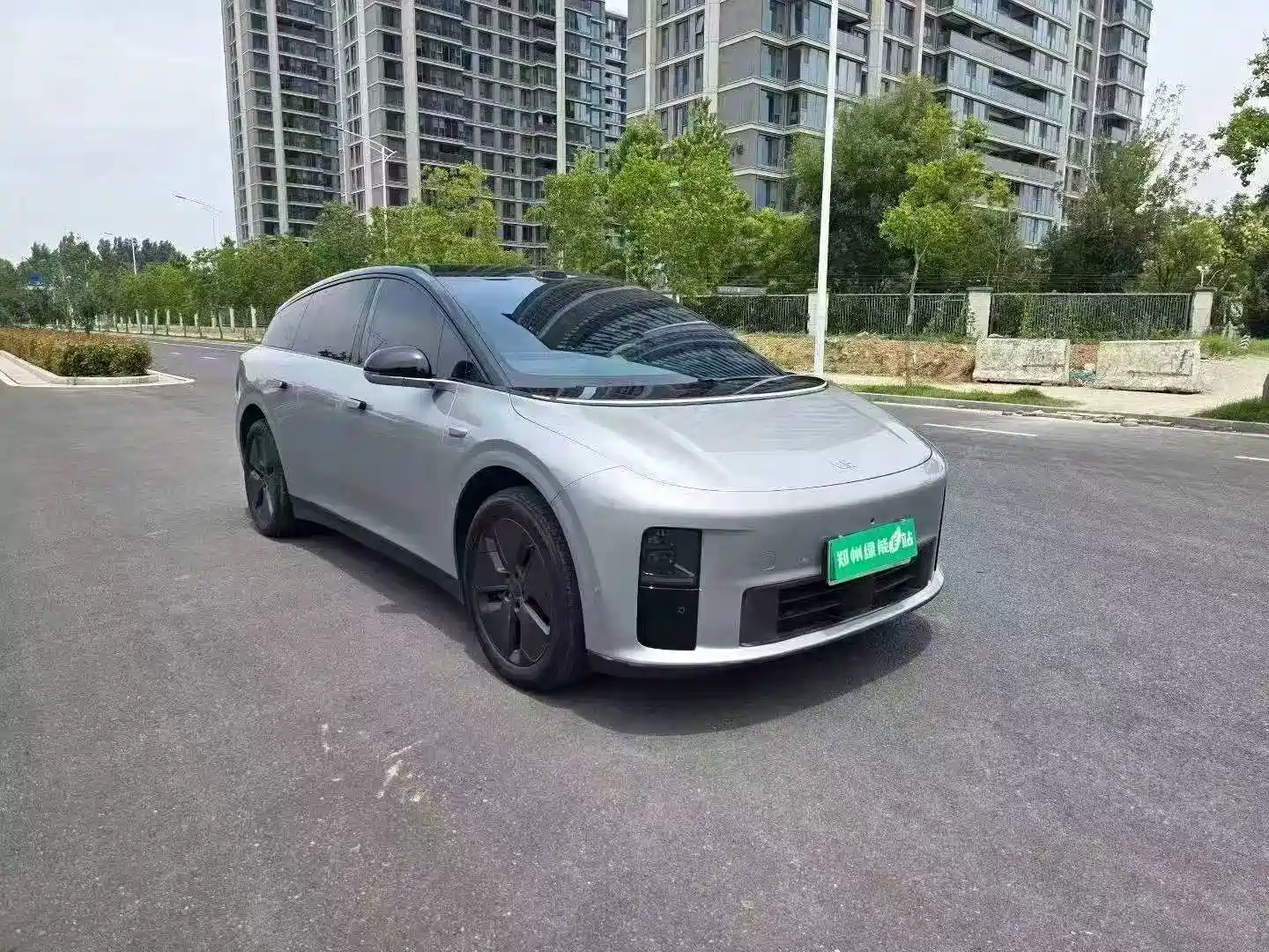 Photo 3 - Li Auto i6