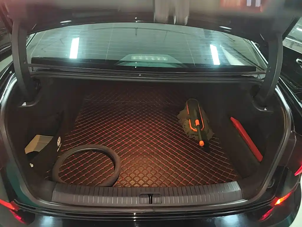 Photo 19 - Volkswagen Passat