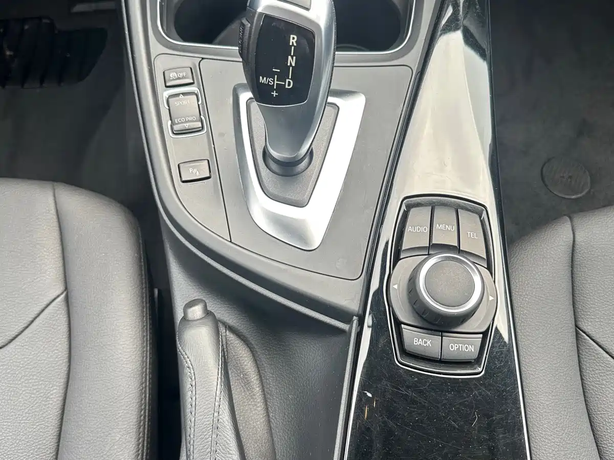BMW 3 Series 2017 320Li xDrive Fashion фото 13