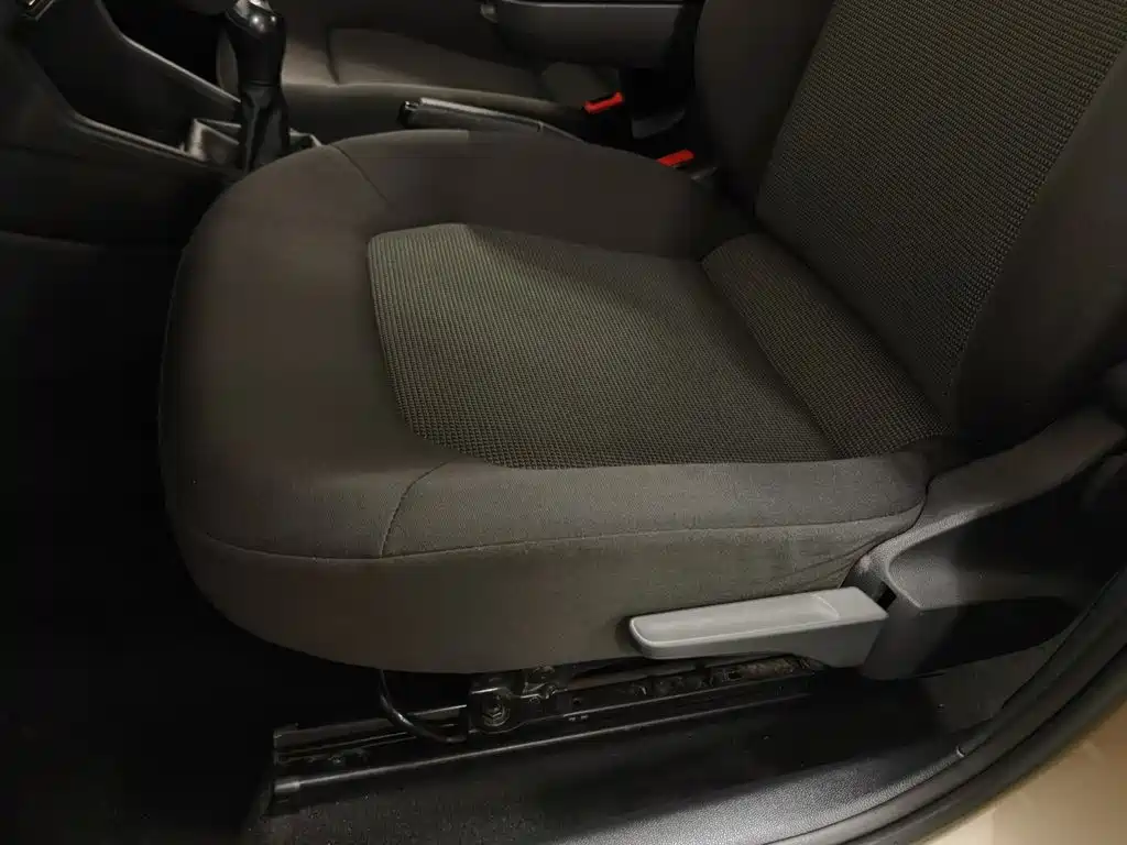 Photo 20 - Volkswagen Jetta
