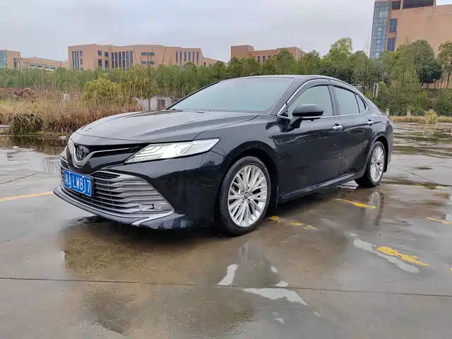 TOYOTA CAMRY