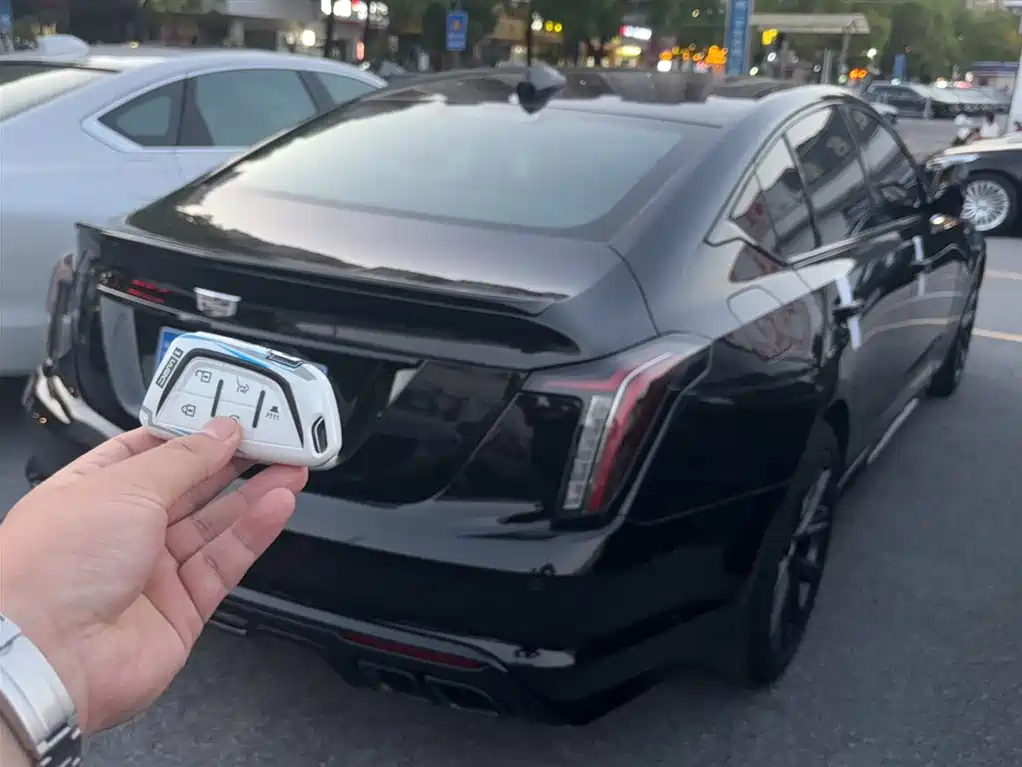 Cadillac CT5 2023 28T Platinum Super Assisted Driving Edition фото 8