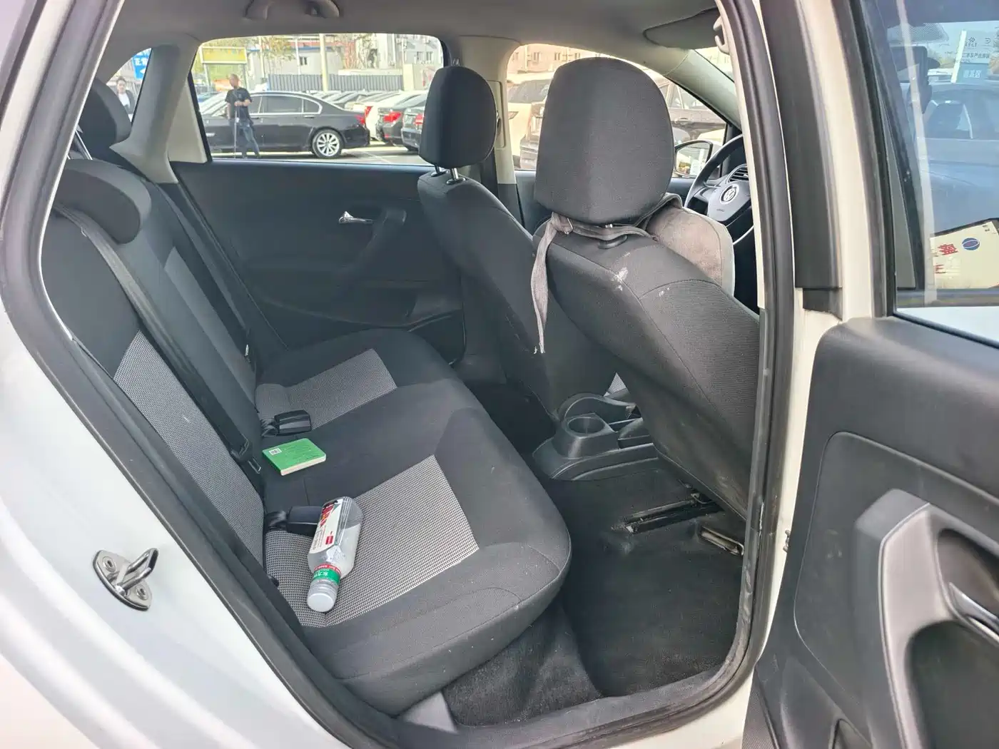 Volkswagen Polo 2016 1.4L Automatic Trend фото 14