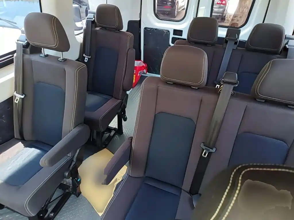 Iveco Daily 2022 2021 2.0T Manual Chaorui Short Wheelbase High Roof Manual Door F1A