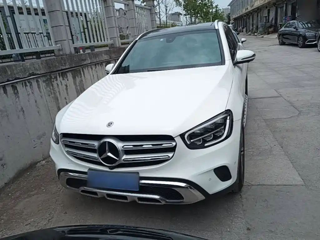 MERCEDES-BENZ GLC