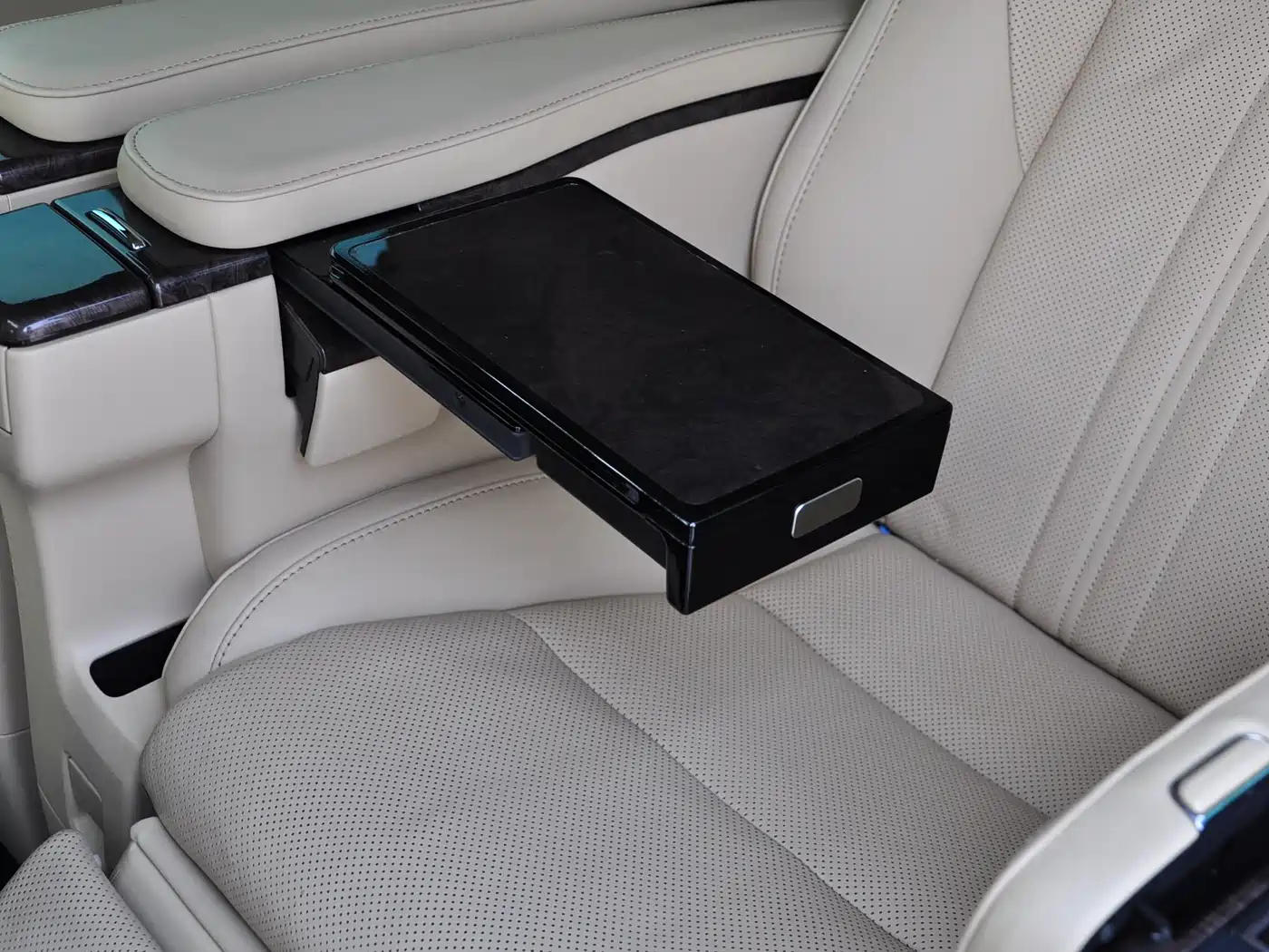 Toyota Alphard 2021 Hybrid 2.5L Premium фото 12