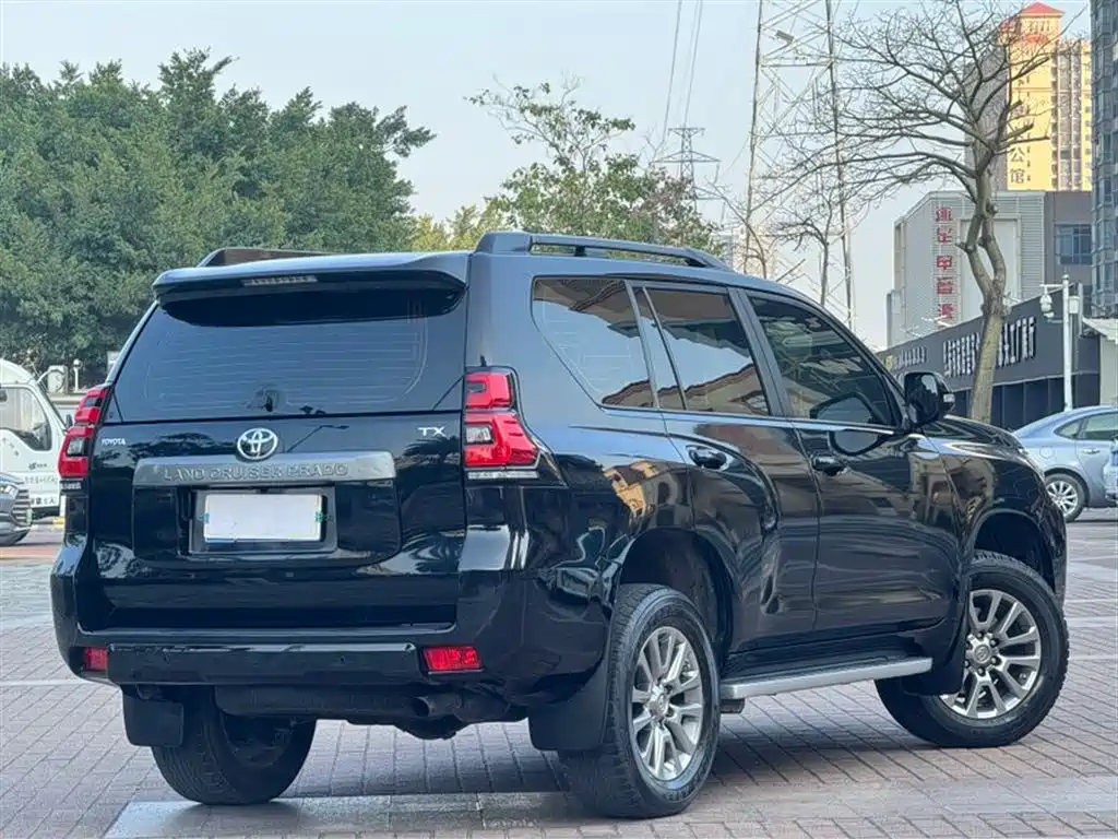 TOYOTA PRADO