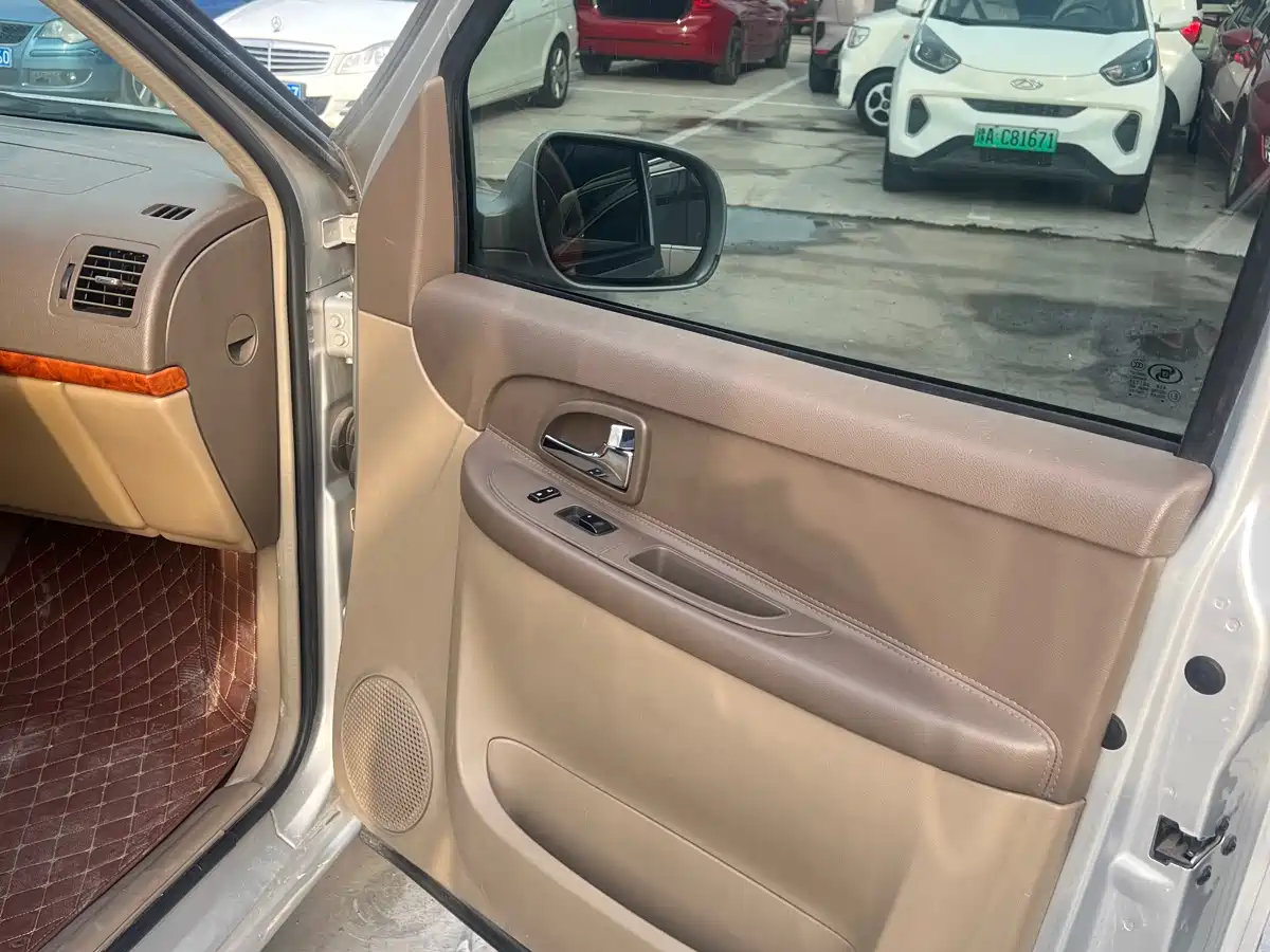 Buick GL8 2011 2.4L CT Comfort Edition фото 7