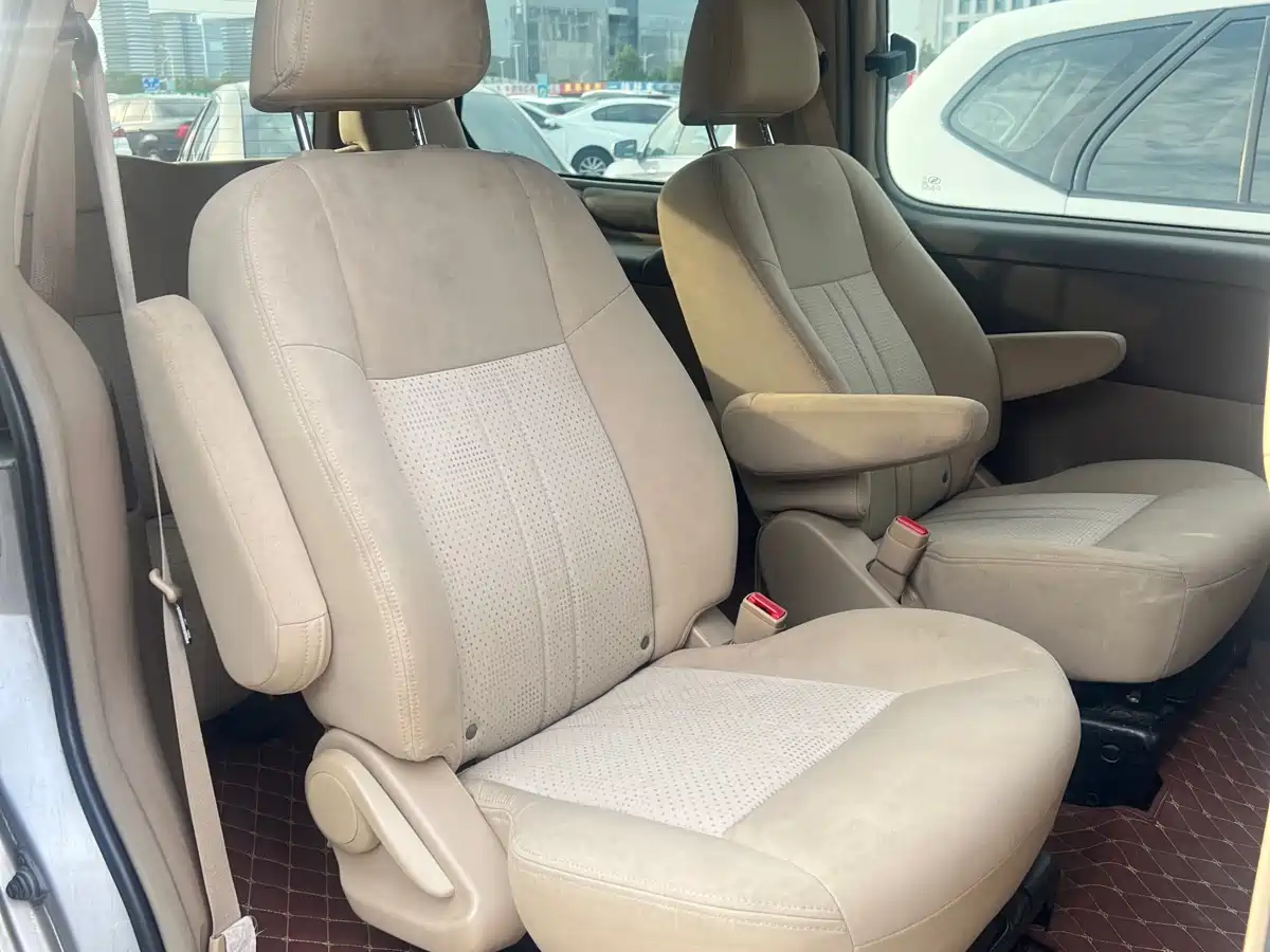 Buick GL8 2011 2.4L CT Comfort Edition фото 8