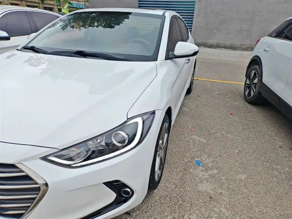 Hyundai Elantra 2016 Model 1.6L Automatic Smart Elite фото 24