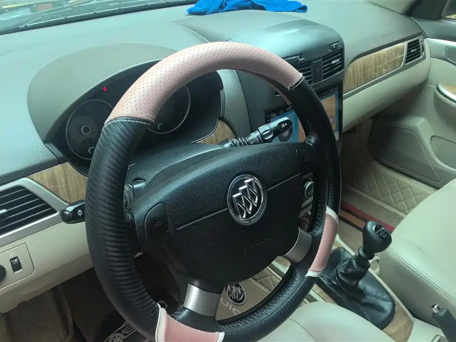 Buick Excelle 2015 1.5L Manual Premium фото 12