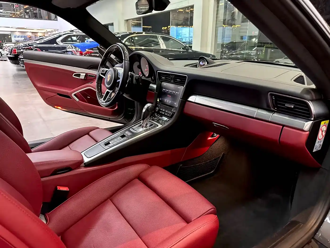 Porsche 911 2016 Carrera 3.0T фото 9