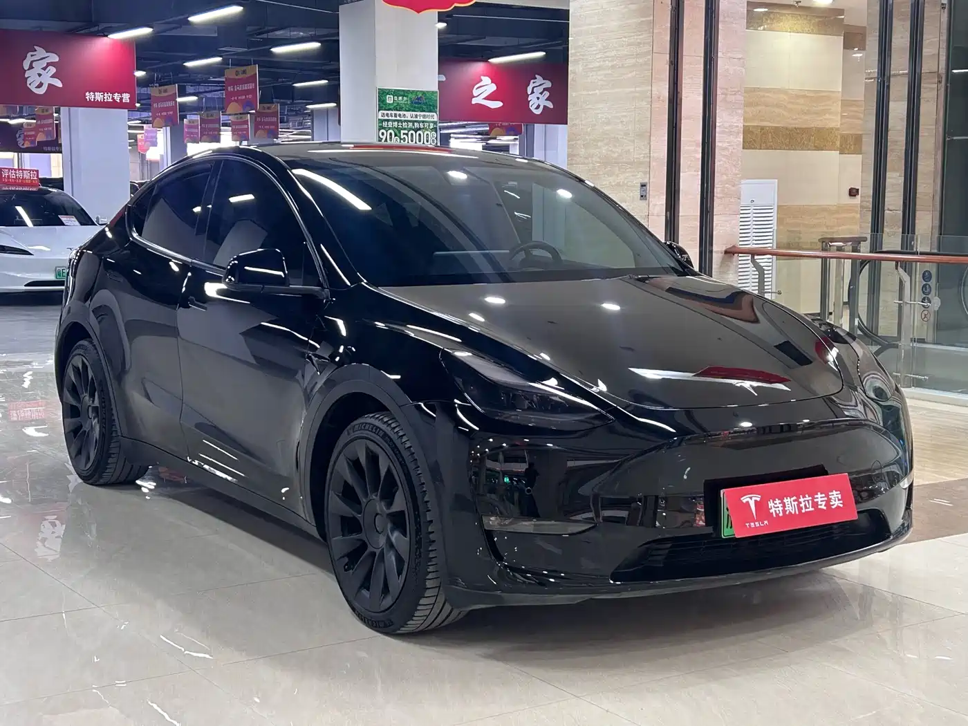 TESLA MODEL Y