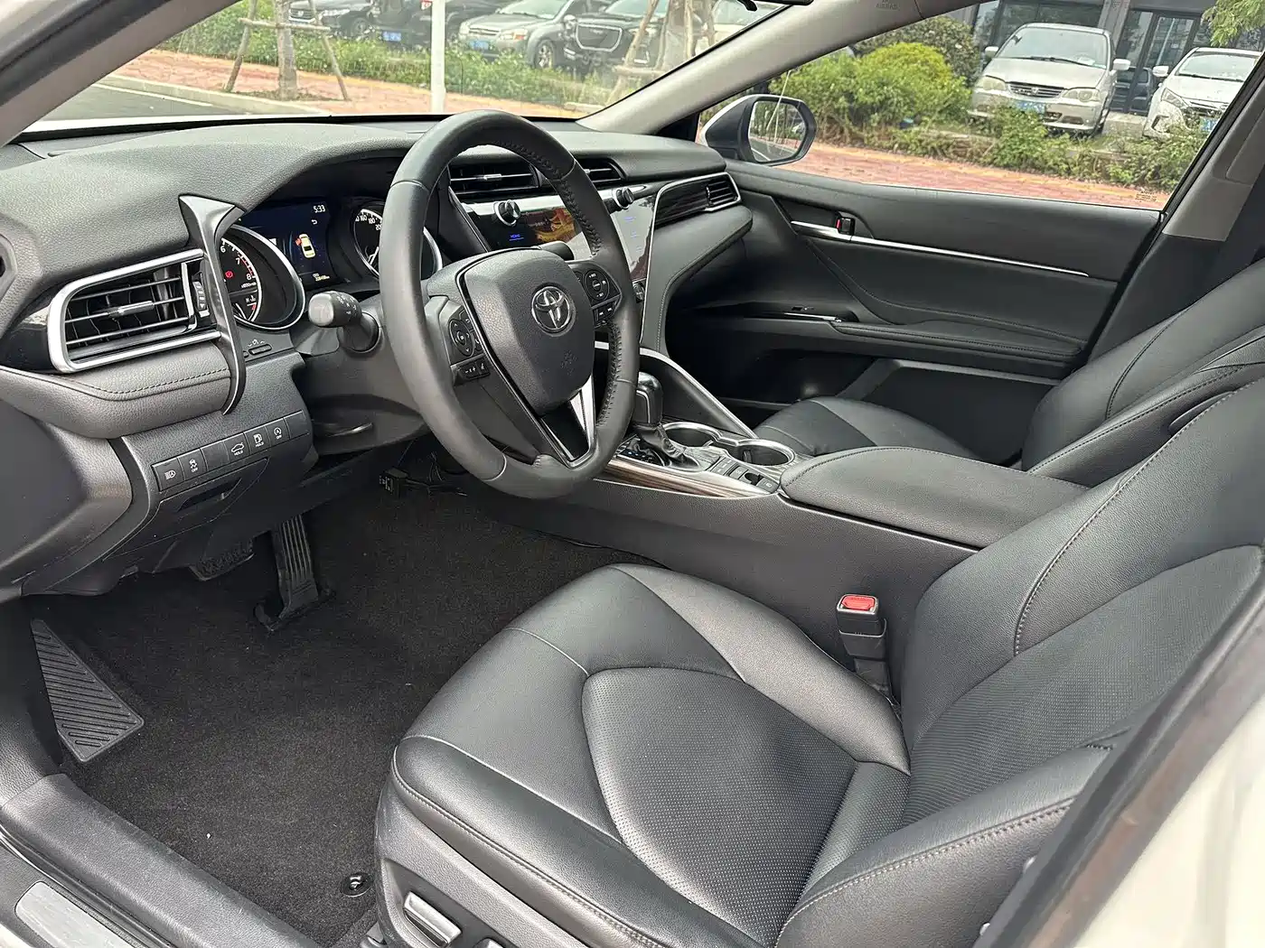 Toyota Camry 2019 2.5G Luxury Edition China VI фото 4
