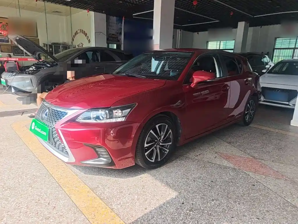 صورة 2 - Lexus CT