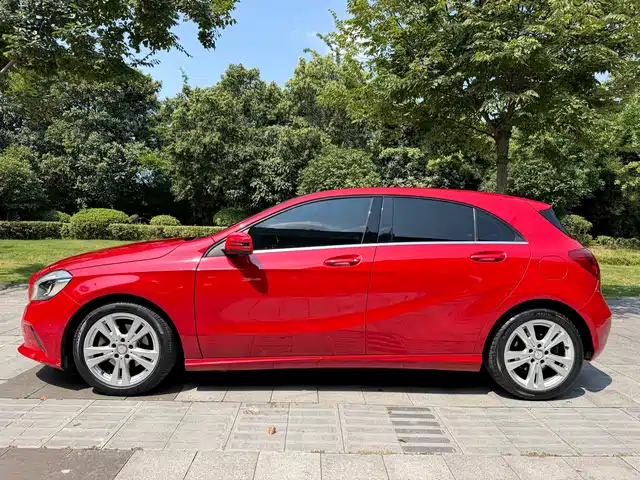 Mercedes-Benz A-Class (Import) 2016 A 200 Dynamic — фото 3