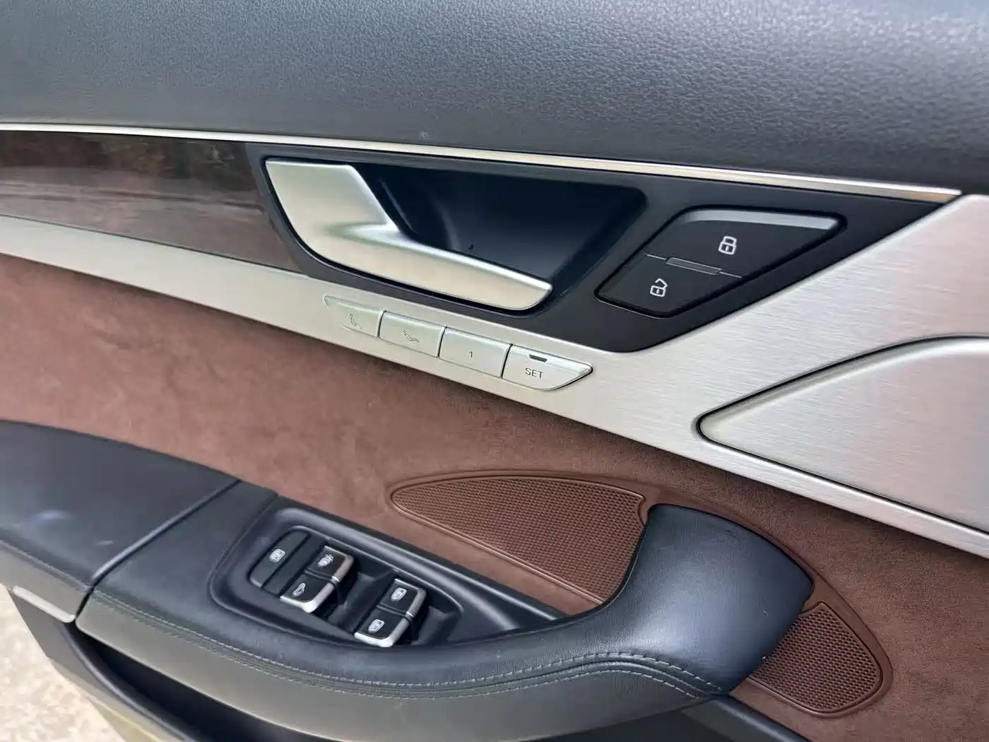 Фото 18 - Audi A8