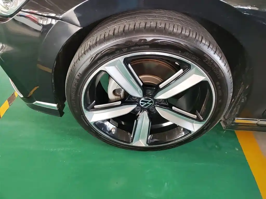 Volkswagen Magotan 2023 Model 2 Million Units Commemorative Edition 280TSI DSG Leading Version фото 23