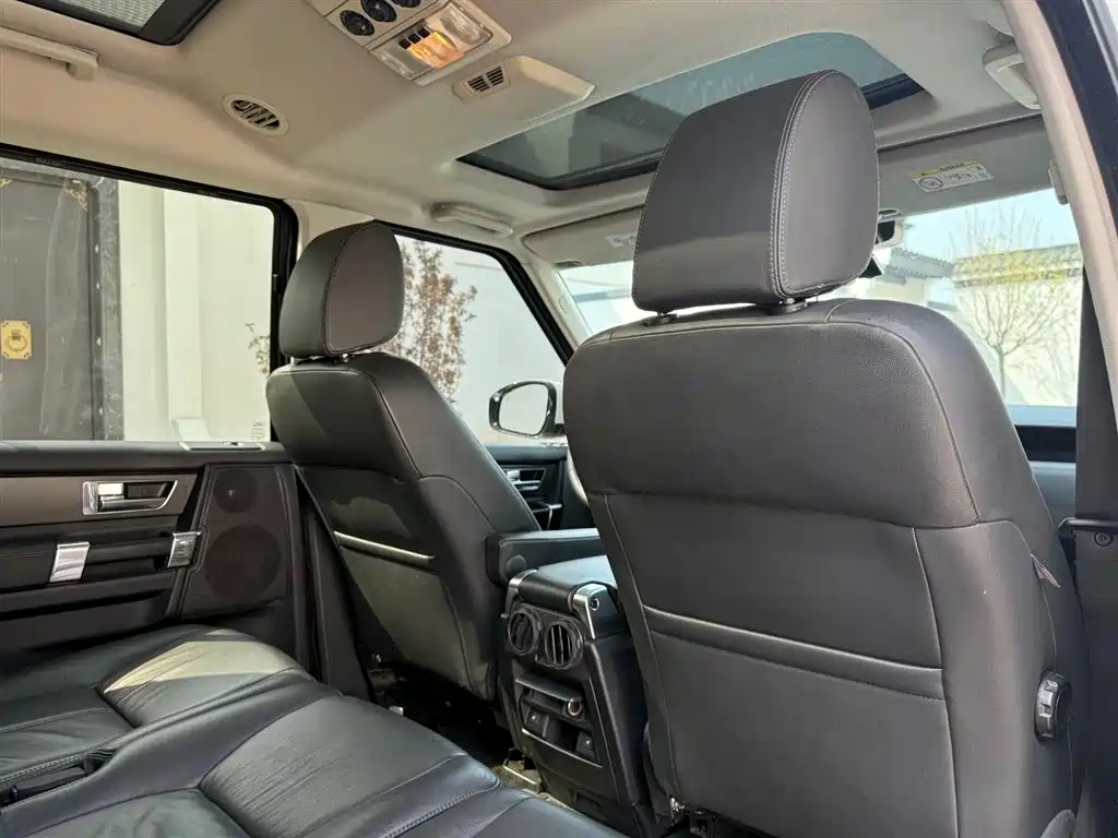 Land Rover Discovery 2015 3.0 SDV6 HSE Diesel фото 27