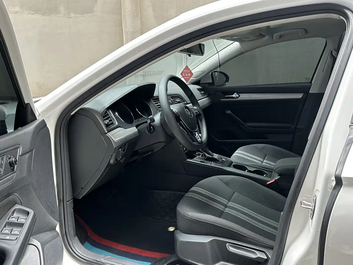 Volkswagen Lamando 2017 230TSI DSG Trend Edition фото 3