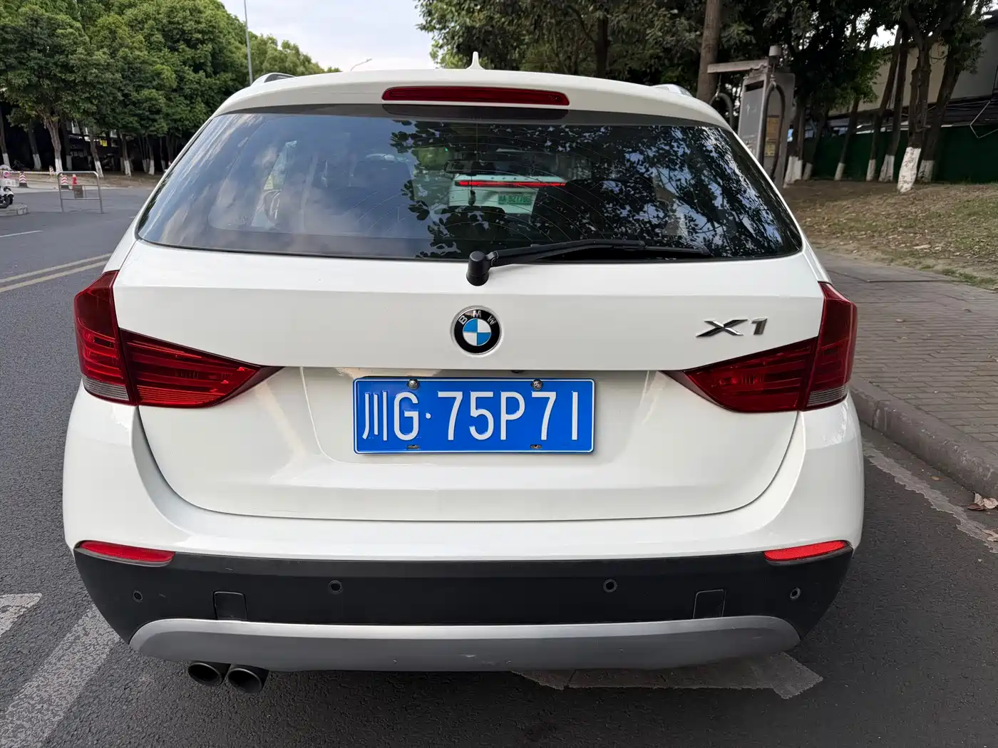 BMW X1 2012 xDrive28i Luxury Model фото 6
