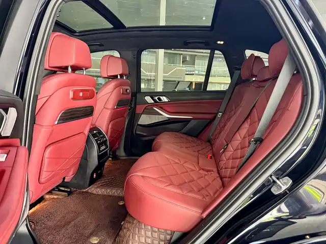 BMW X5 2023 xDrive 40Li M Sport Black Night Package — фото 5