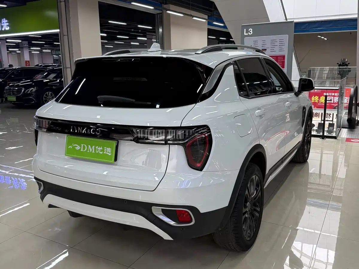 Lynk & Co 01 2019 2.0T 2WD Pro Edition China V фото 9