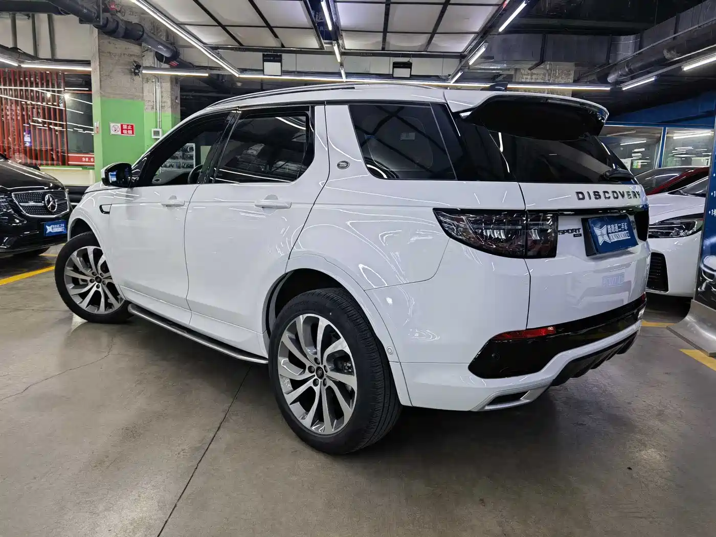 Land Rover Discovery Sport 2022 Model Facelift 249PS R-Dynamic SE Performance Tech Edition 5-seater фото 6