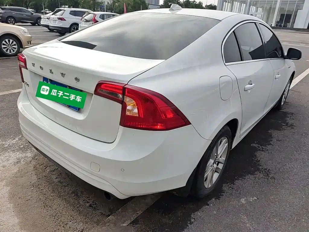Фото 7 - Volvo S60