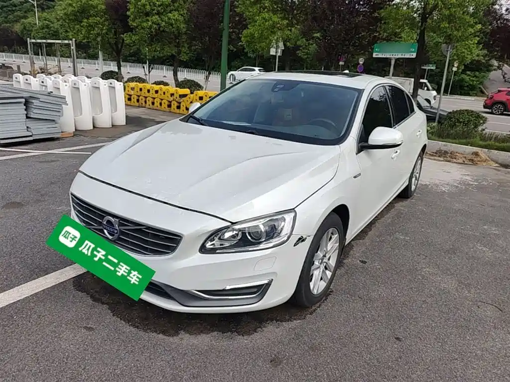 Фото 2 - Volvo S60