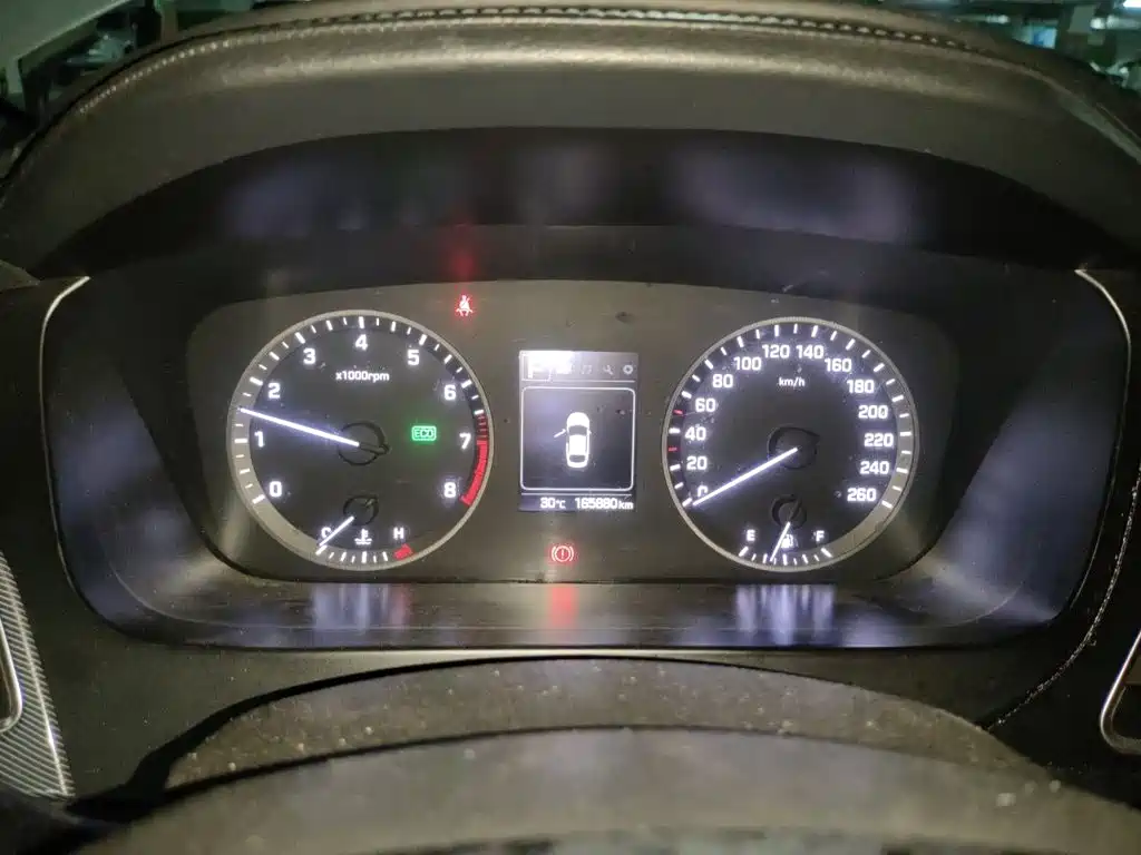Photo 12 - Hyundai Sonata