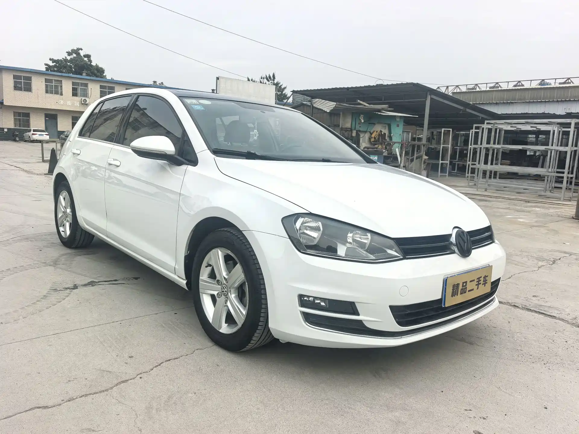 Фото 3 - Volkswagen Golf