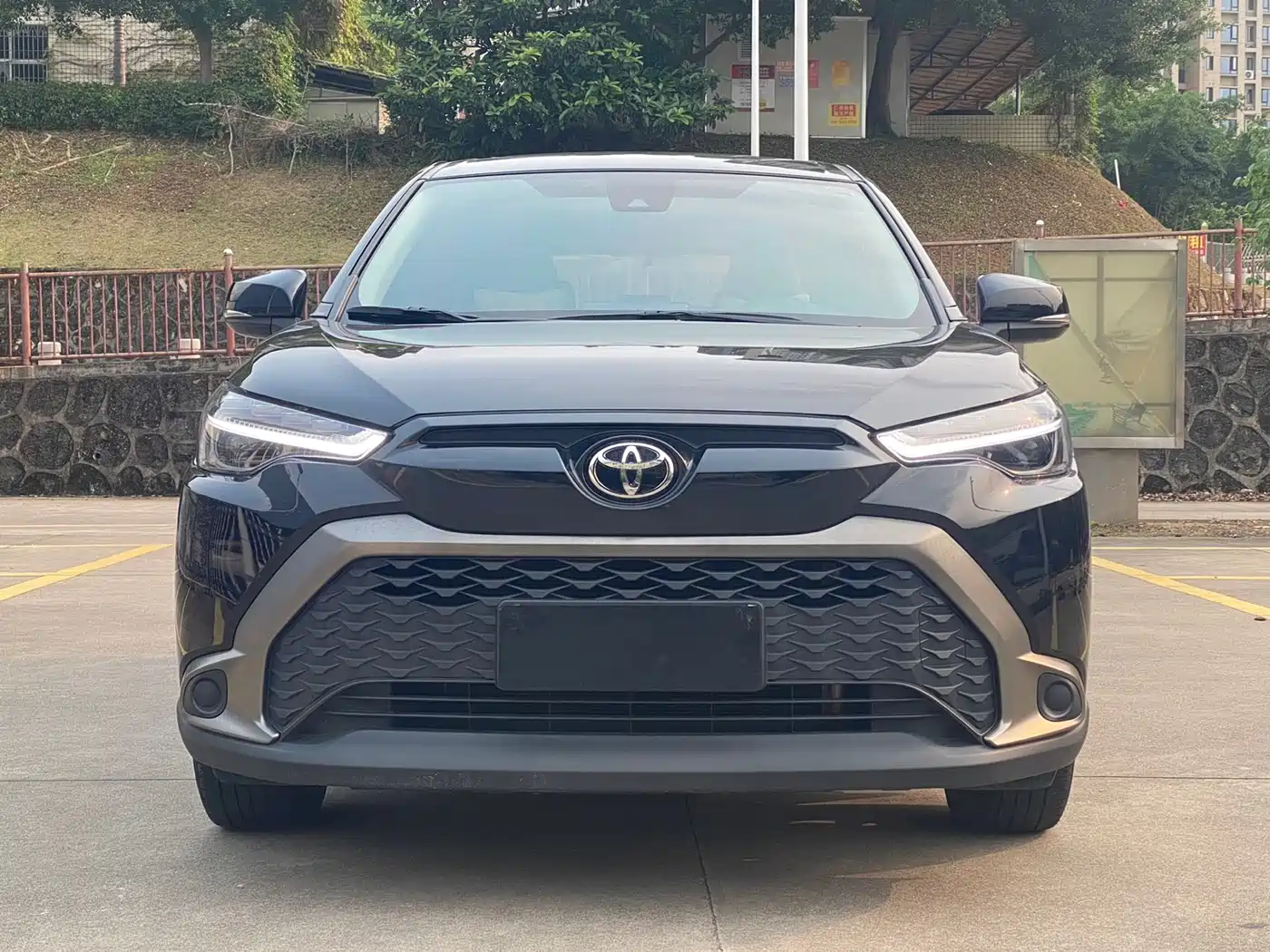 Toyota Frontlander 2023 2.0L CVT Prestige Edition фото 2