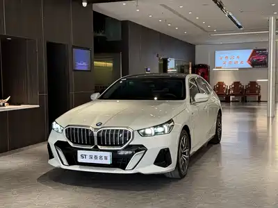 BMW i5
