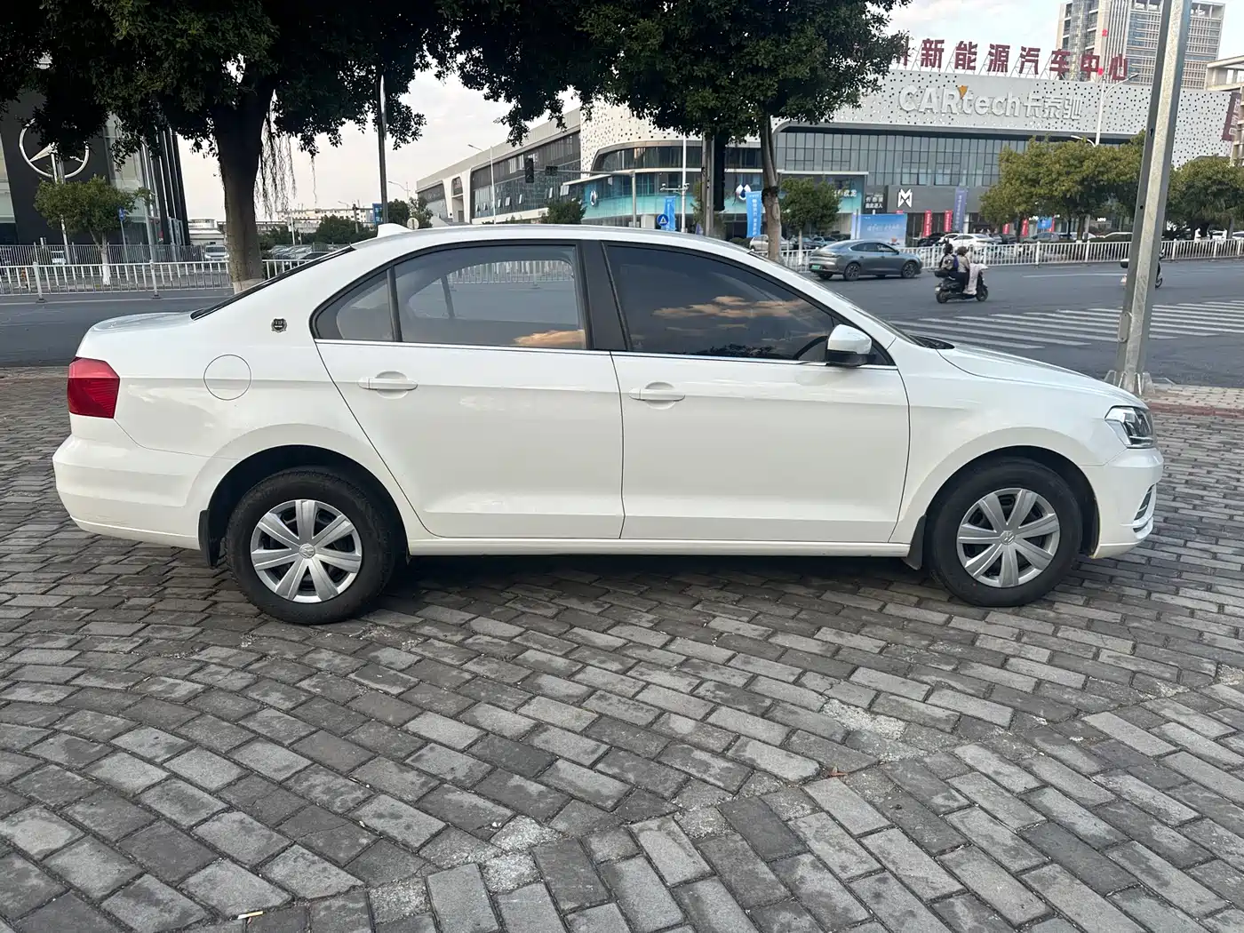 Volkswagen Jetta 2017 1.5L Automatic Fashion фото 9