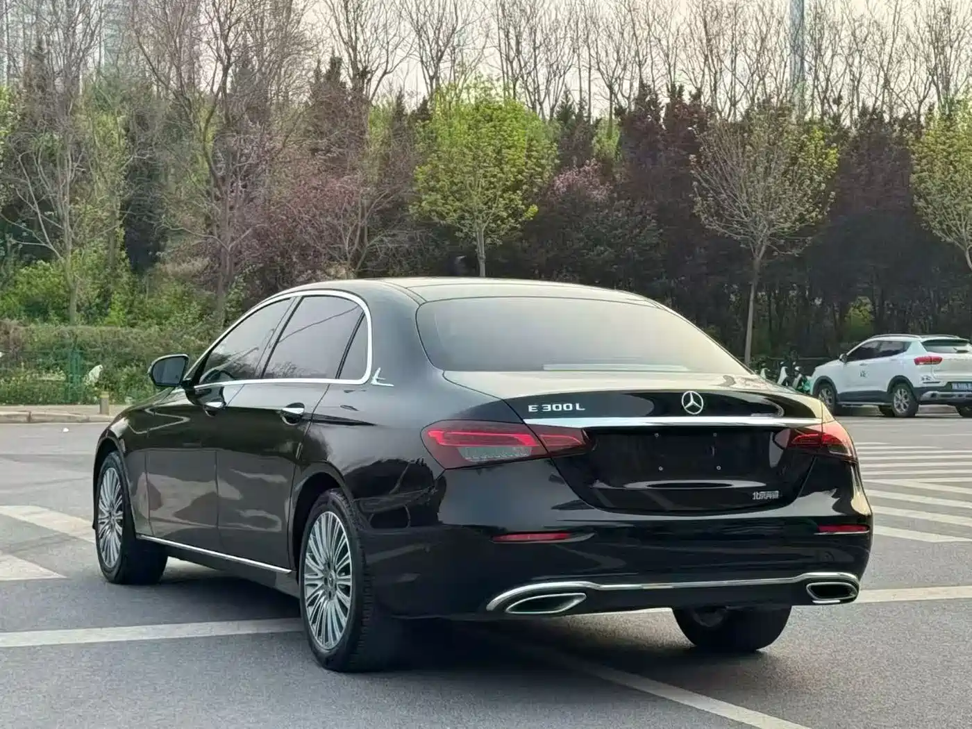 Mercedes-Benz E-Class 2021 E 300 L Luxury фото 7