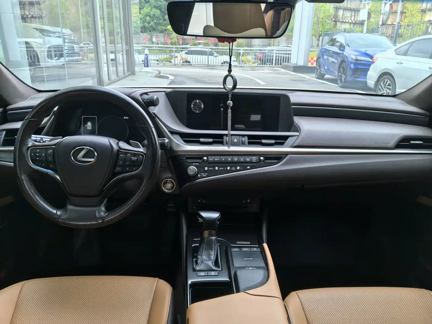 Фото 6 - Lexus ES