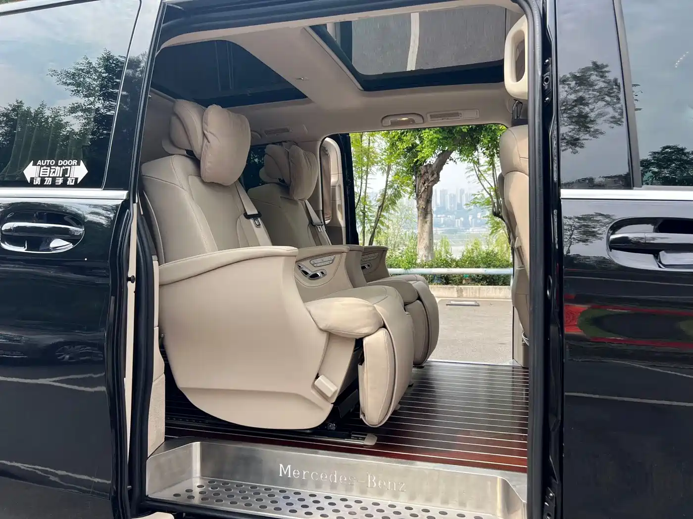 Mercedes-Benz V-Class 2018 V 260 Premium Edition China VI фото 18