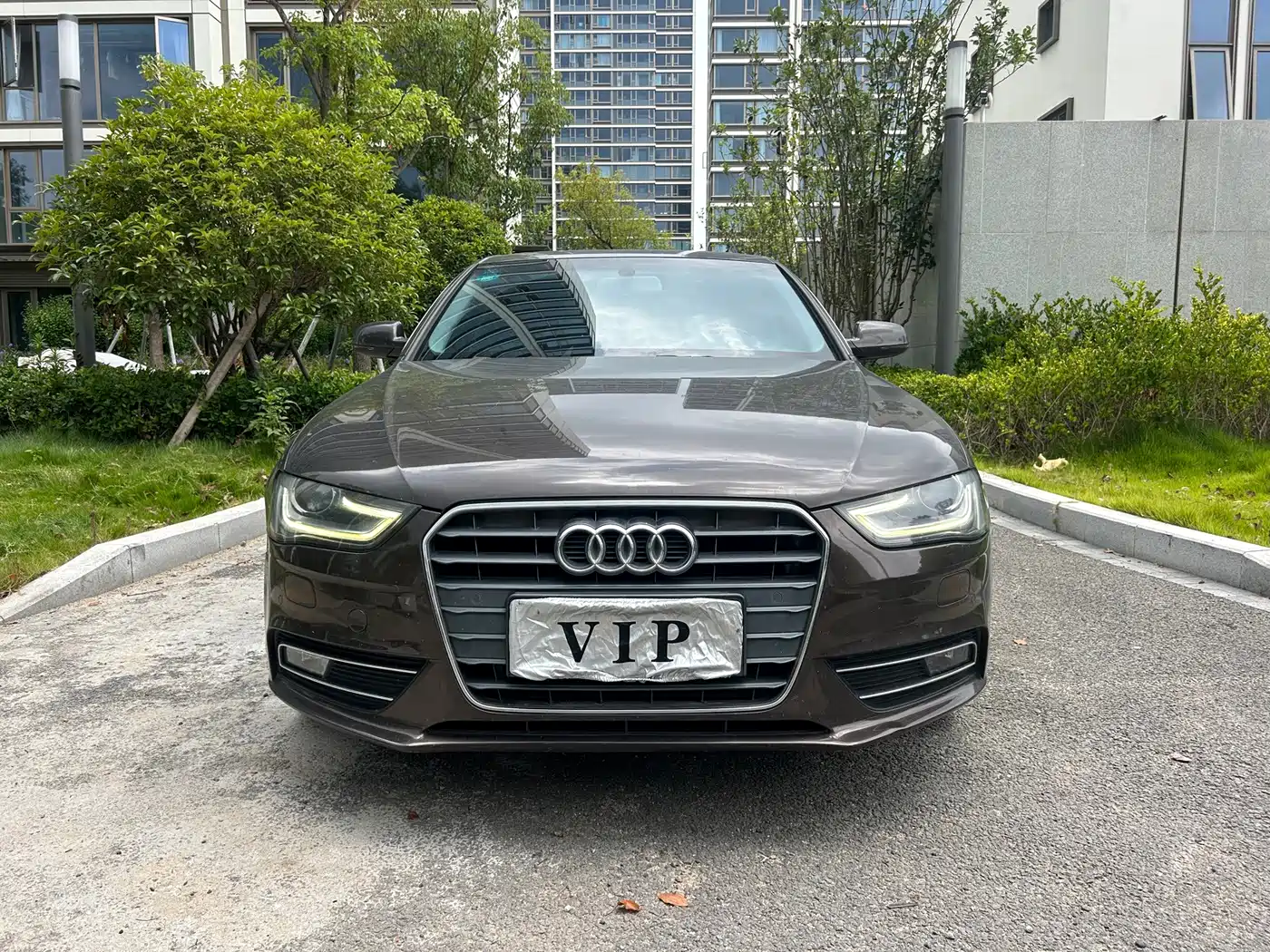 Фото 1 - Audi A4L