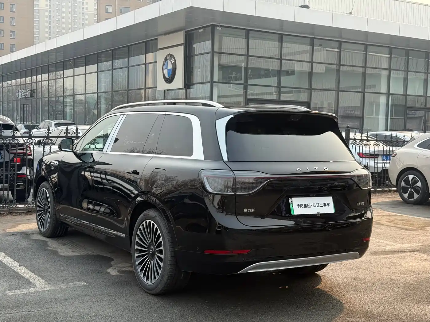 AITO Wenjie AITO M9 2025 Extended Range Ultra 52kWh 6-Seater фото 6