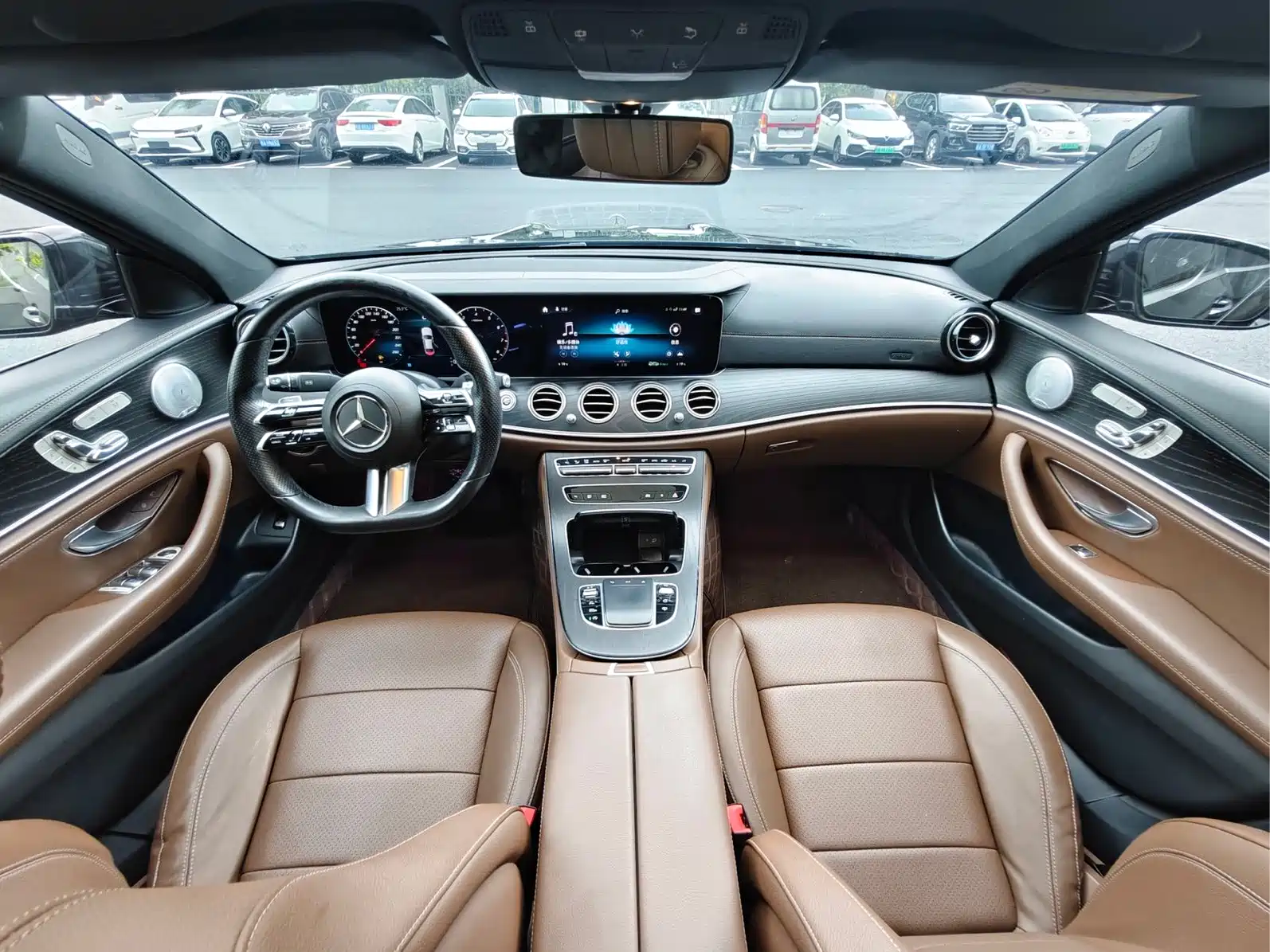 صورة 6 - Mercedes-Benz E-Class