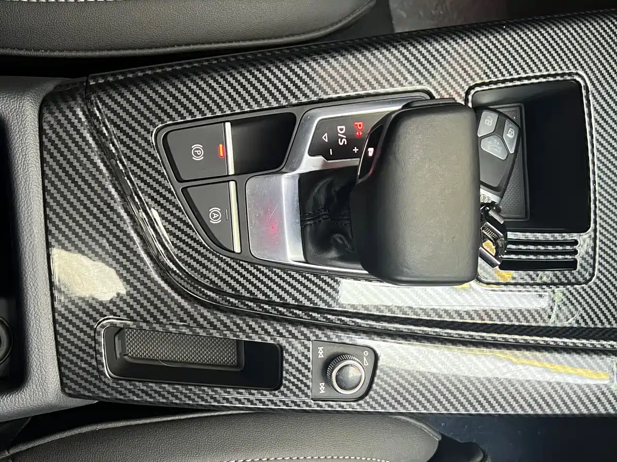 Audi A4L 2020 40 TFSI Luxury Dynamic фото 8