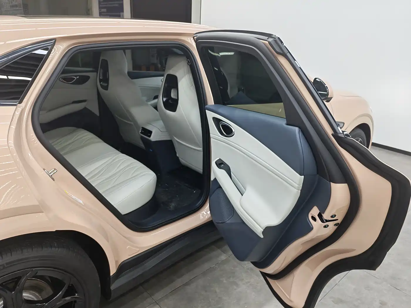 BYD Seal 06GT 2025 Smart Drive Edition 550 AWD Heat Wave фото 16