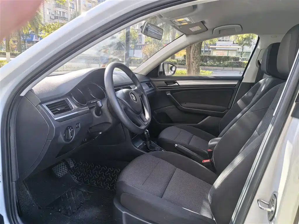 Volkswagen Bora 2018 1.5L Automatic Fashion фото 13