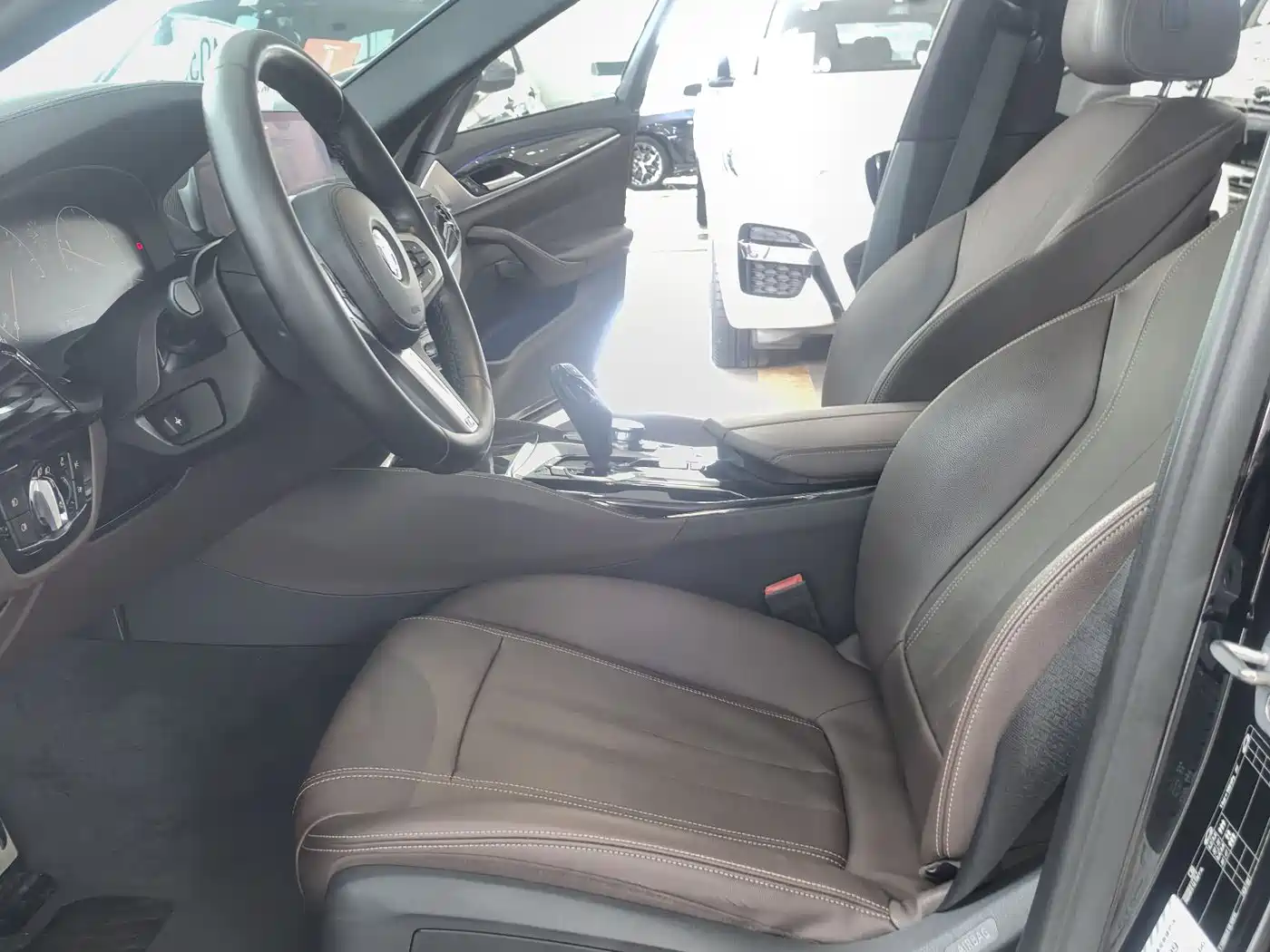 BMW 5 Series 2018 525Li M Sport Package фото 8