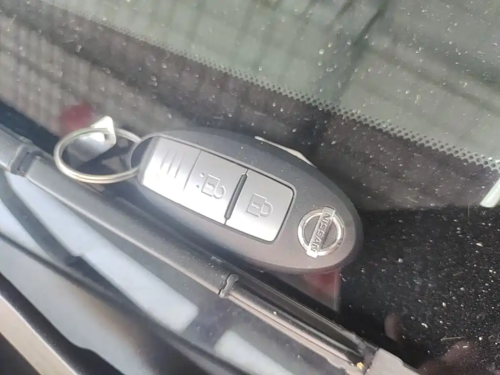 Фото 9 - Nissan Tiida