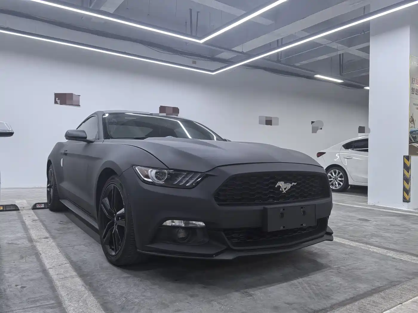 Photo 4 - Ford Mustang