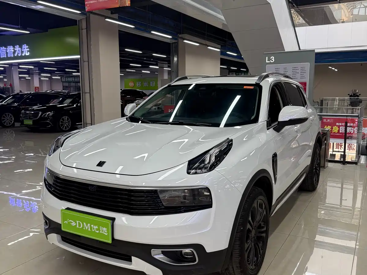Lynk & Co 01 2019 2.0T 2WD Pro Edition China V фото 3