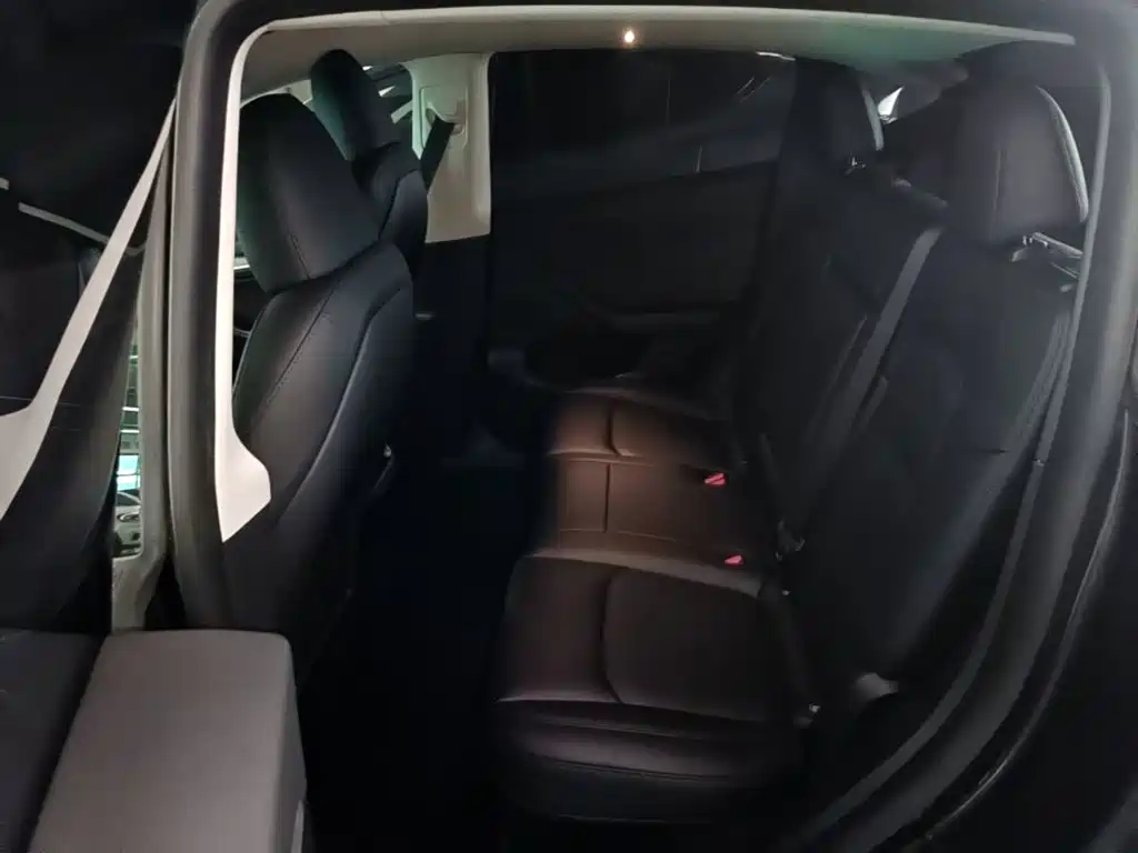Фото 17 - Tesla Model Y