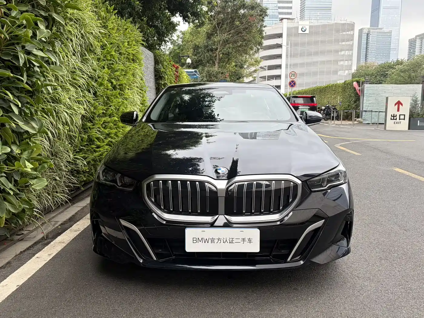 BMW 5 Series 2025 530Li Premium M Sport Package фото 2